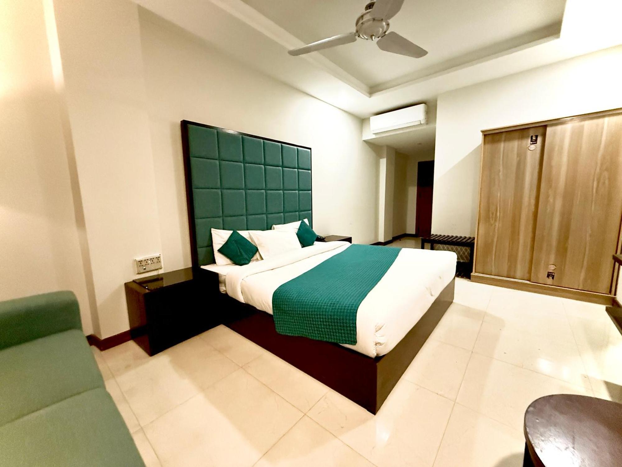 Atlas Hotel อิสลามาบัด ภายนอก รูปภาพ