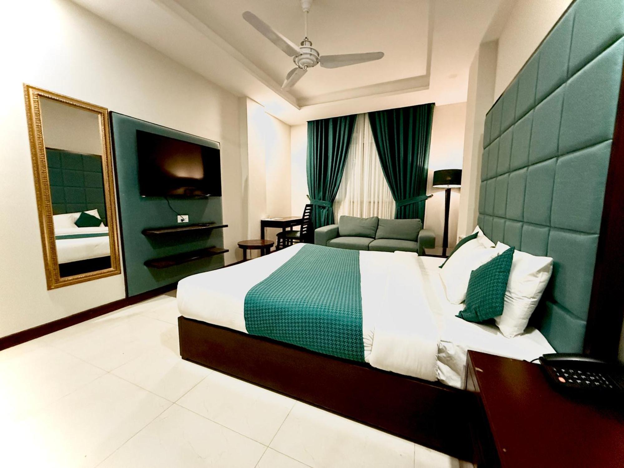 Atlas Hotel อิสลามาบัด ภายนอก รูปภาพ